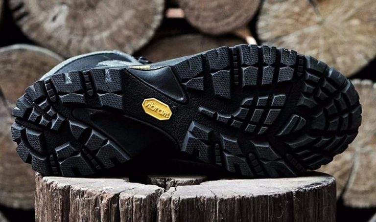 Reebok vibram. Кроссовки Reebok Vibram. Reebok с подошвой Vibram. Vibram Vanguard подошва.