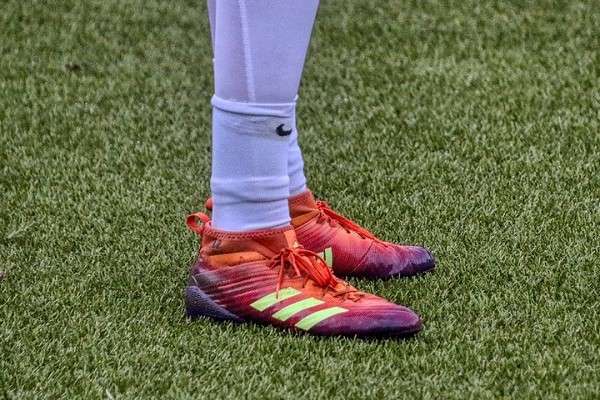 toko sepatu bola di medan