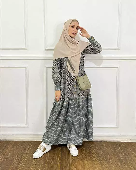 Outfit Gamis Casual Ala Shireen Sungkar