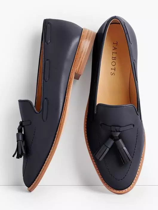 Sepatu Loafers Membuat Outfit Jadi Memiliki Style Klasik
