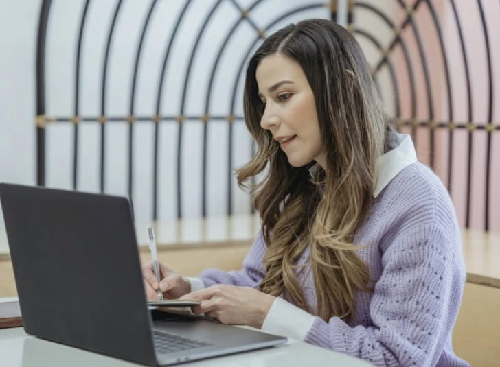 EF EFEKTA English for Adults